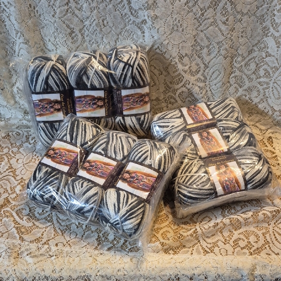 Lion Brand Yarn Other - Lion Brand Color Waves ▪︎Newsprint▪︎3.5oz.▪︎x9 Skeins